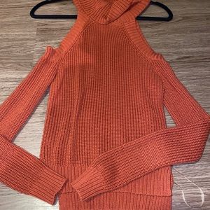 Turtle neck crop sweater